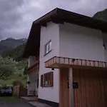 Haus Am Rechten Fleck 카우넬탈